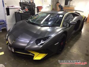 Lamborghini Aventador LP750-4 Superveloce in Satin Pearl Nero with Yellow Trim by Impressive Wrap 2016 года